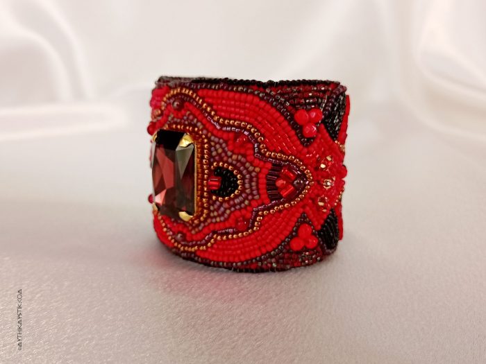 Beautiful Erzebeth cuff - Image 2