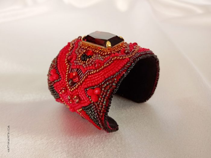 Beautiful Erzebeth cuff - Image 4