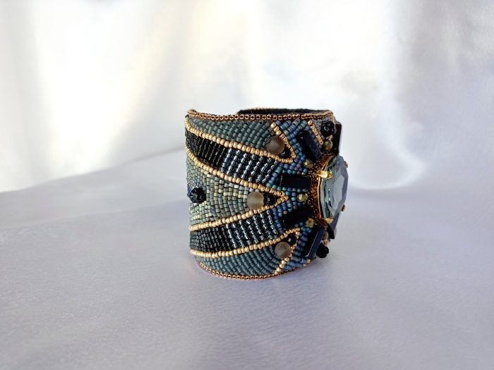 Black Tear Cuff - Image 3