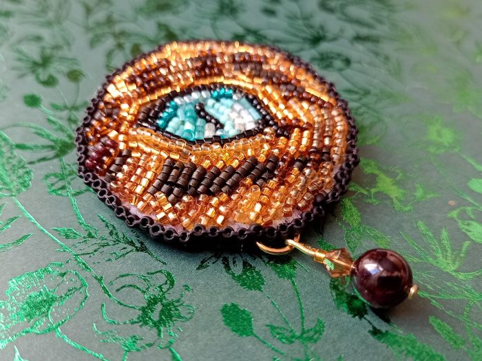 Cat's Eye Brooch - Image 4