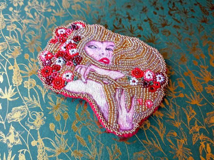Broche Rouge coquin