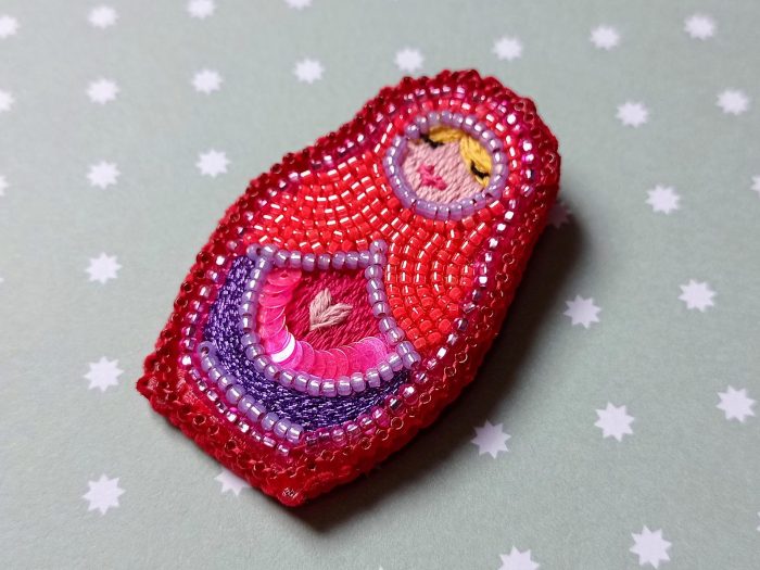 Broche Poupée Matriochka Louison – Image 3