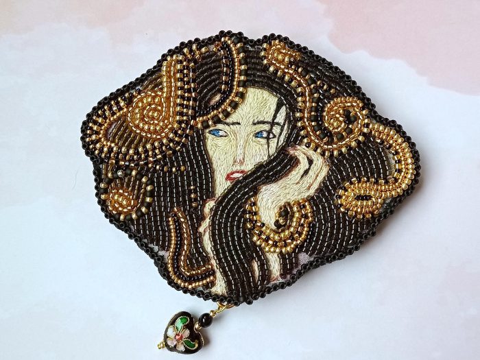 Gorgon Brooch - Image 2
